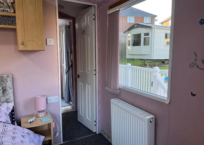 Lower Hyde Caravan