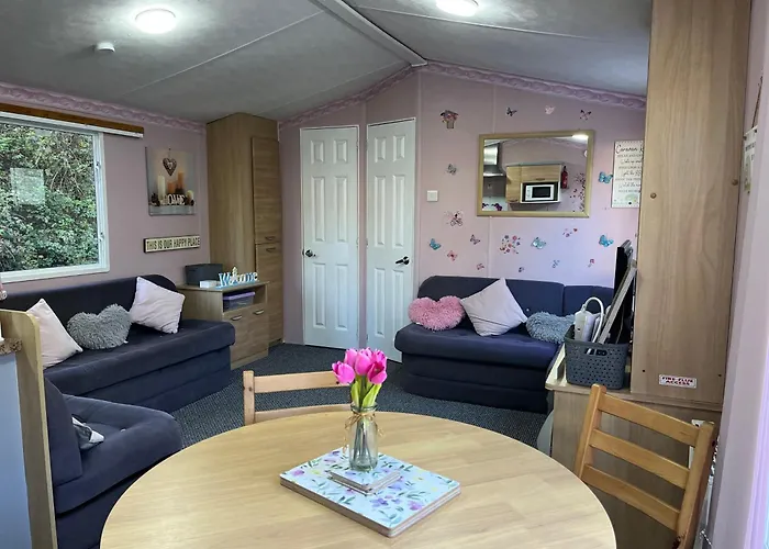 Lower Hyde Caravan