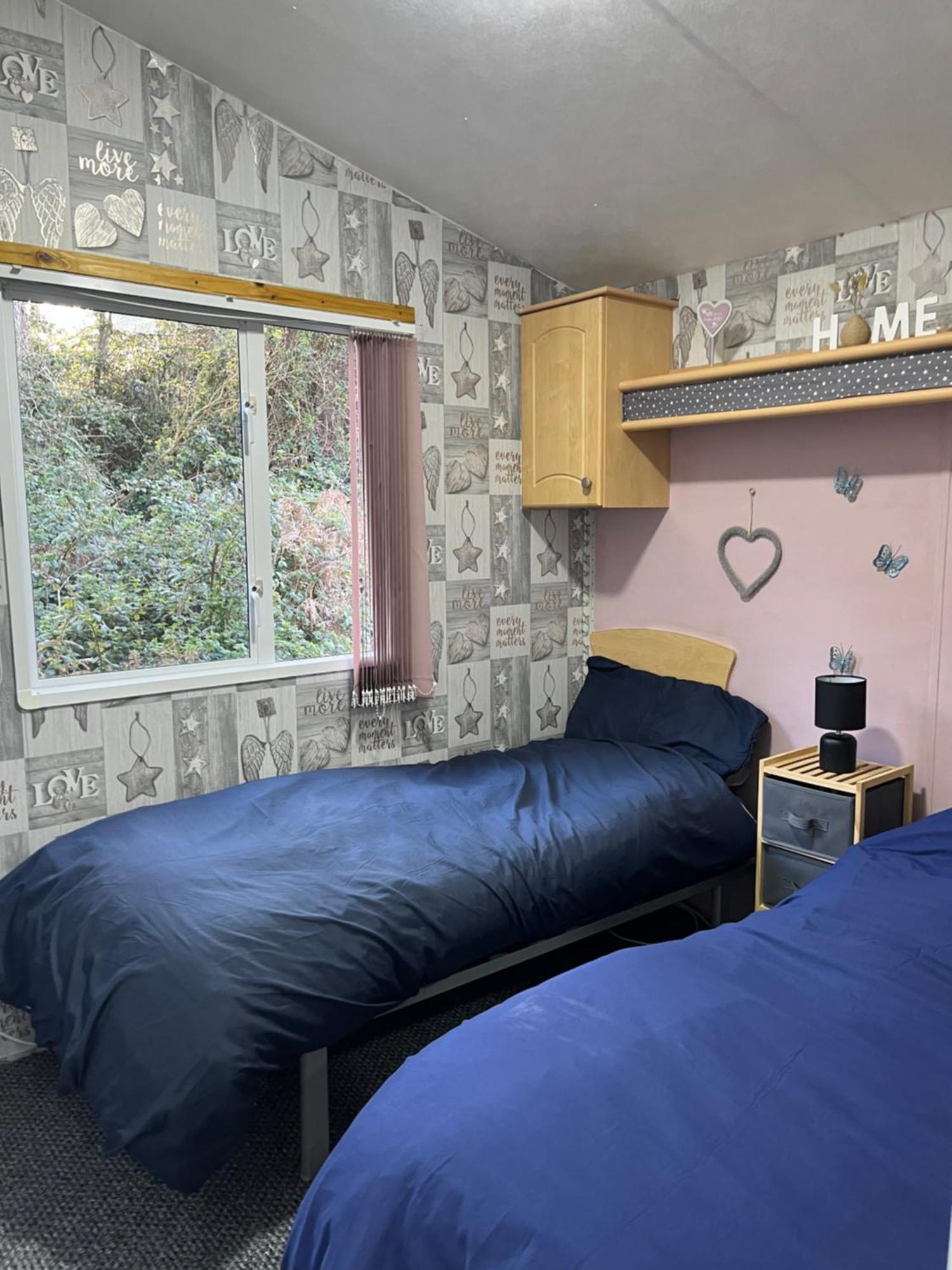 Lower Hyde Caravan *